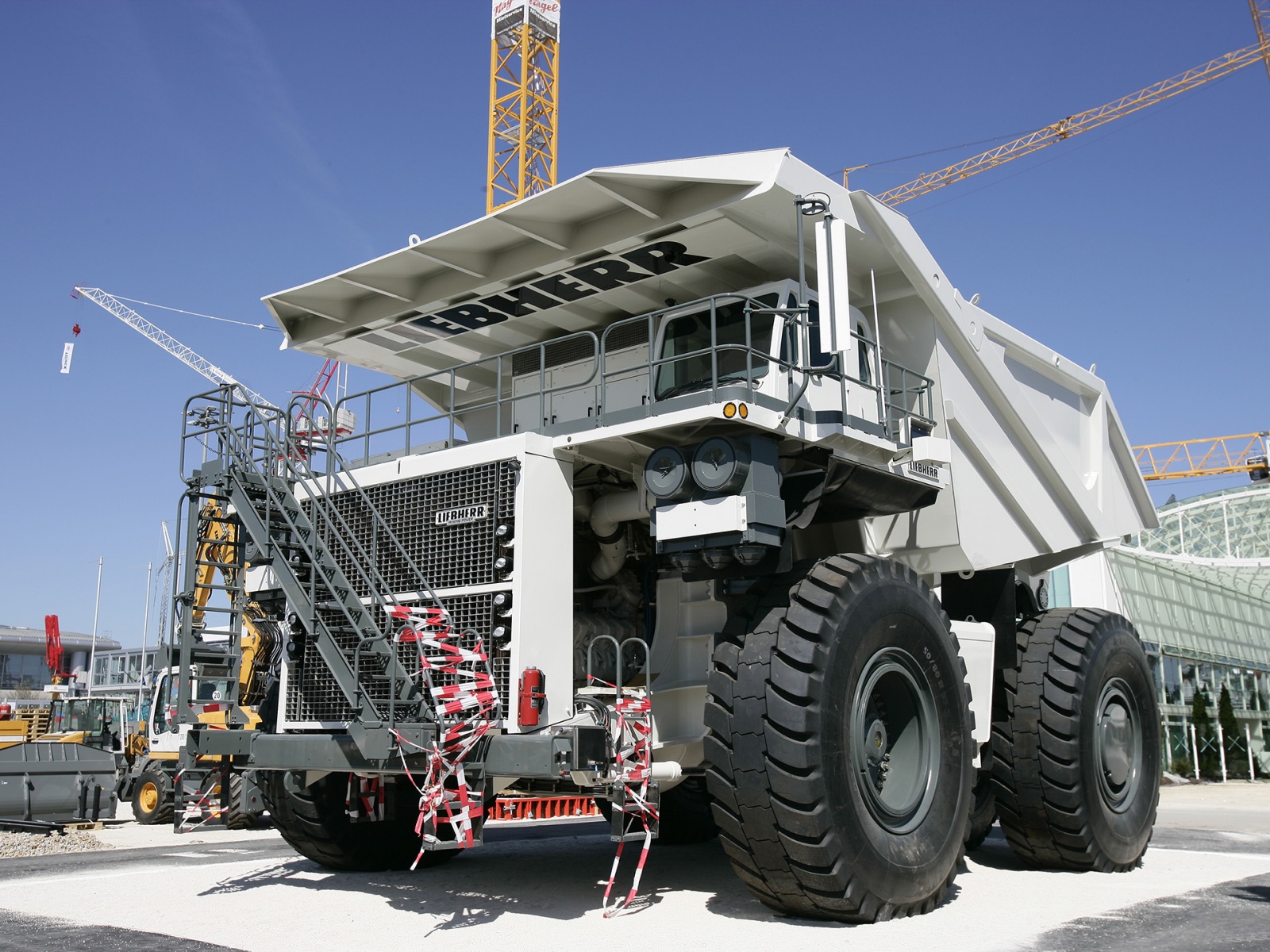 Лукойл начинает сотрудничество с Liebherr в России